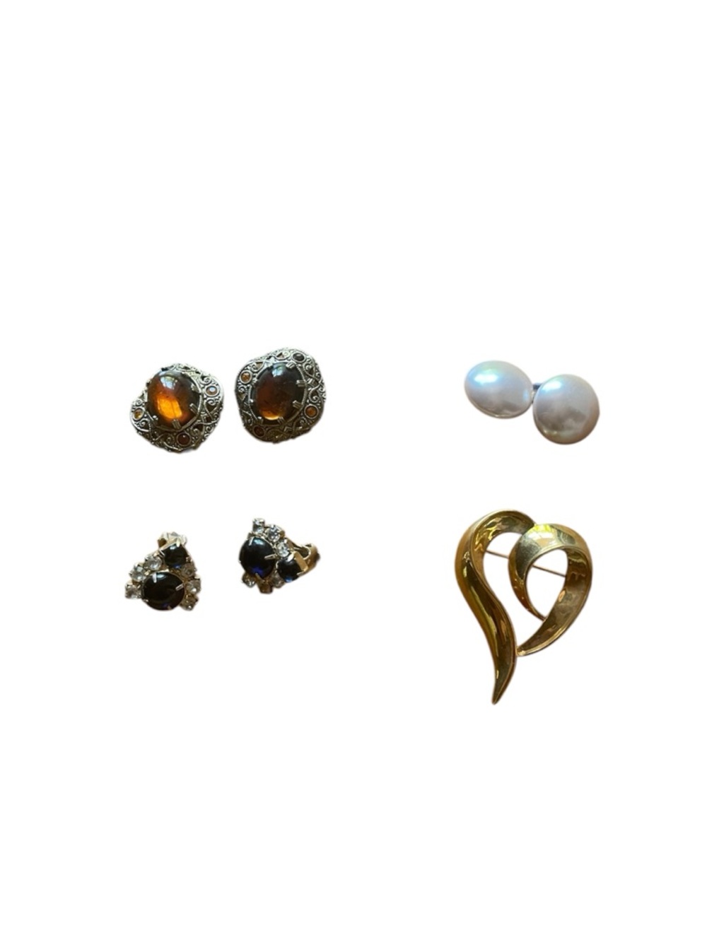 Lot of vintage costume jewelry Mixed Women's clip on Earring and Brooch Set